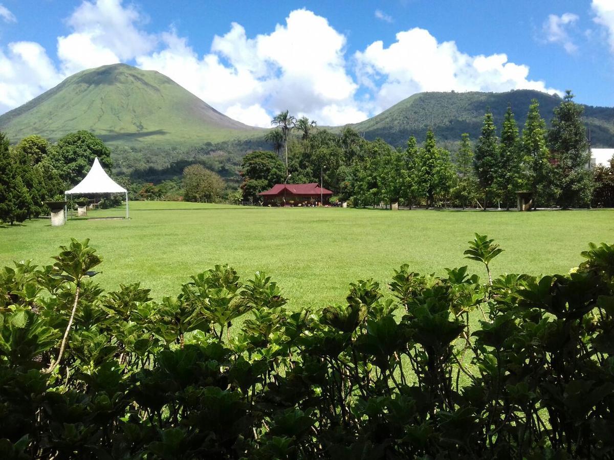 Alamanda Lokon Resort Tomohon Exterior foto